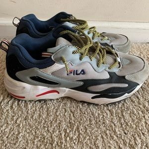 SOLD....Mens Fila Ray Tracer Athletic Shoe